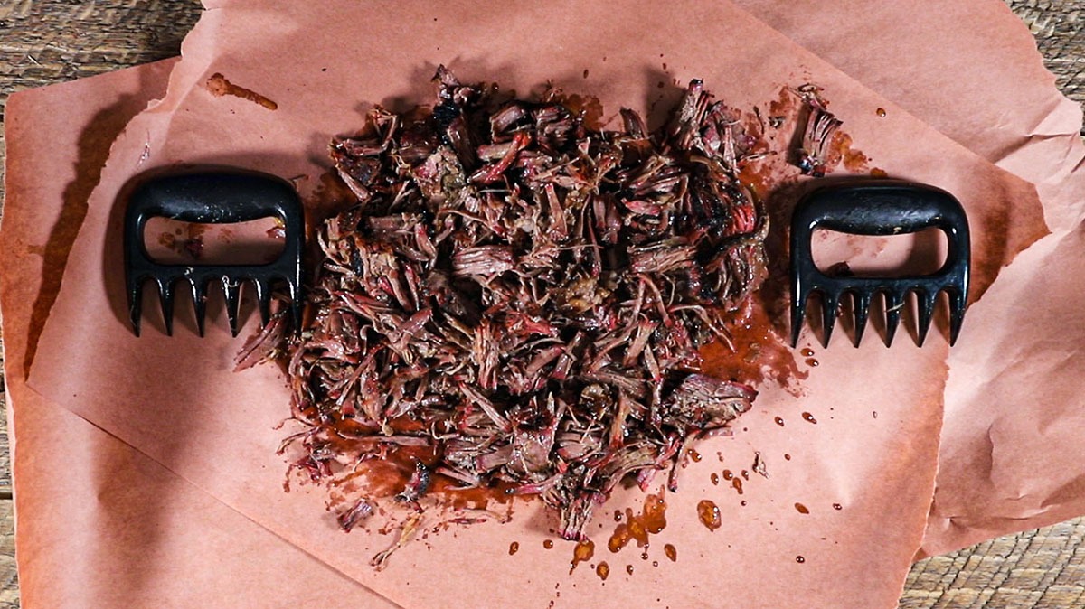 tépett marhanyak pulled beef recept okosgrill